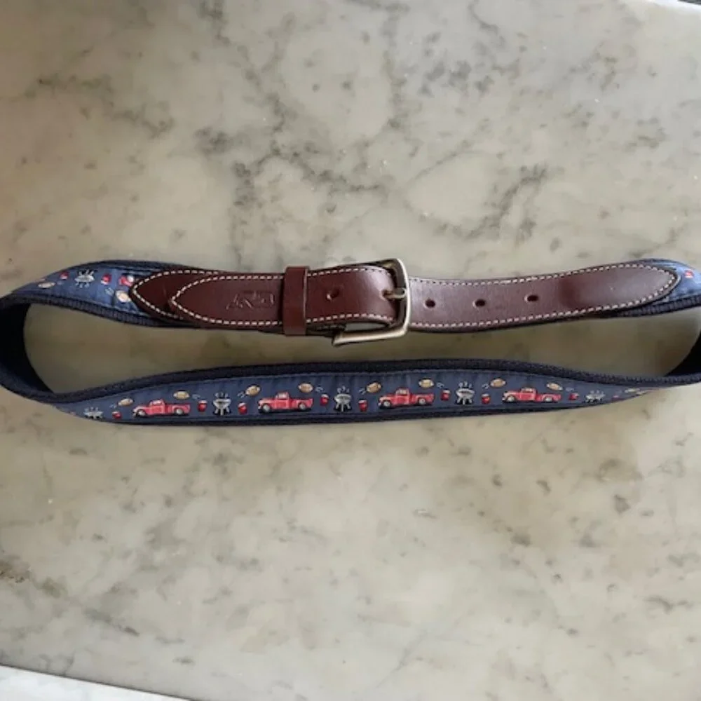 VINEYARD VINES Game Day Blue Ribbon D-Ring Belt Vintage 30